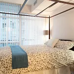 Toronto Queen Suites